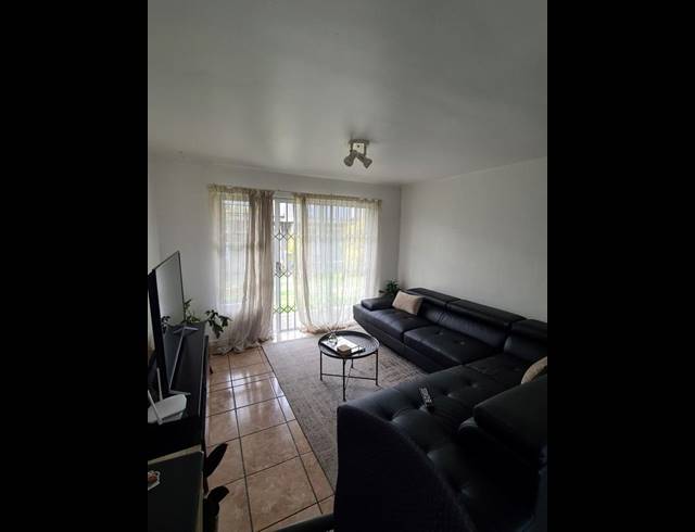 2 BEDROOM PROPERTY TO RENT IN OAKGLEN